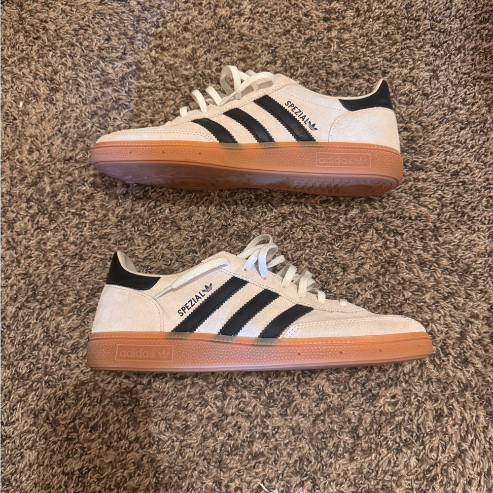 Women’s Adidas handball spezial “aluminum”